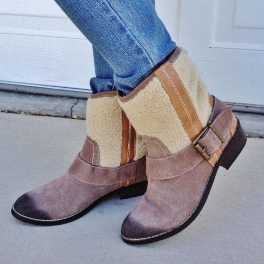 Kelsi Dagger Tempest Faux Sherling Boots - Cowboy Western Style